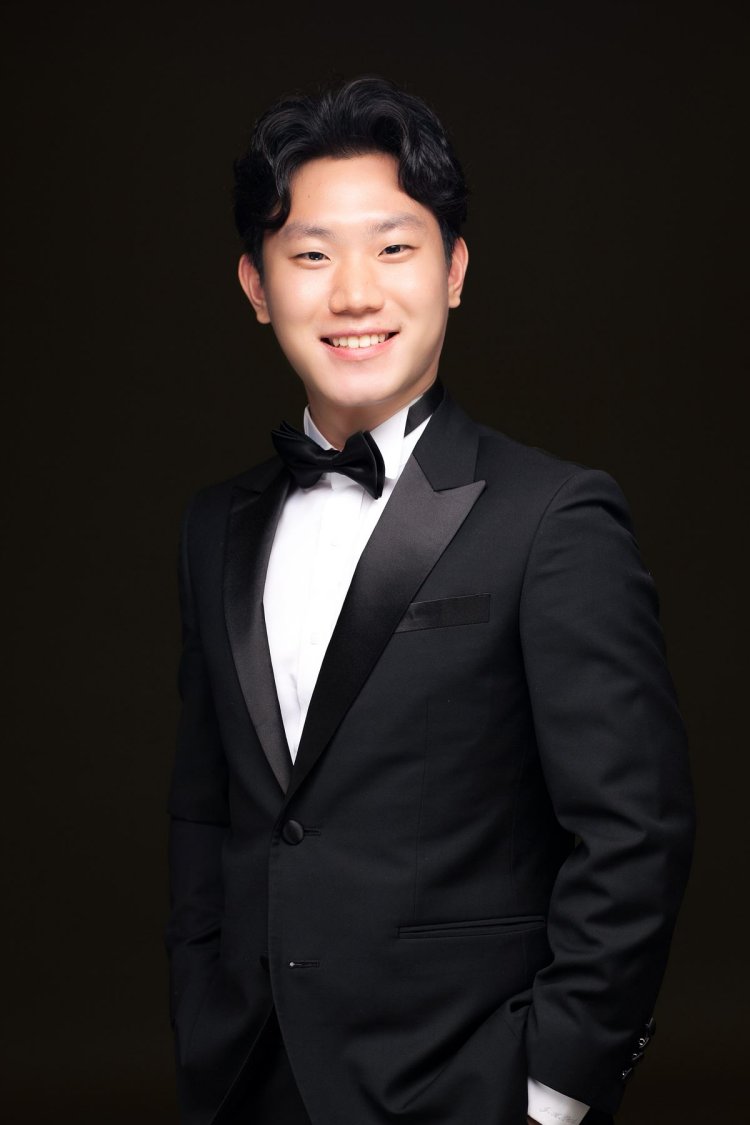 Jonghyun Park (Tenor) - Short Biography